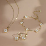 Gold Clover Pendant - Moissanite - Luxsy Jewels