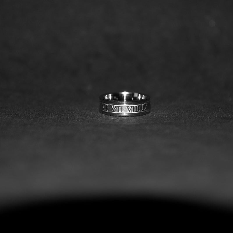 Roman Numeral Ring - Silver - Luxsy Jewels