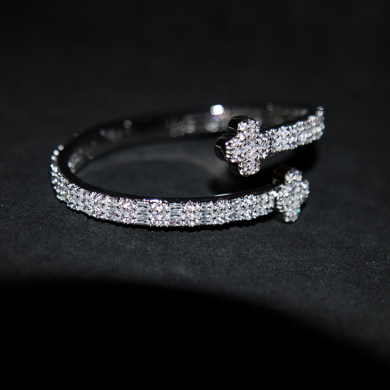 Luxsy Clover Bangle - 18k White Gold - Luxsy Jewels
