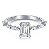 Emerald Stardust Ring - Moissanite - Luxsy Jewels