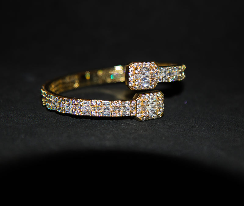 Luxsy Baguette Bangle - 18K Gold - Luxsy Jewels